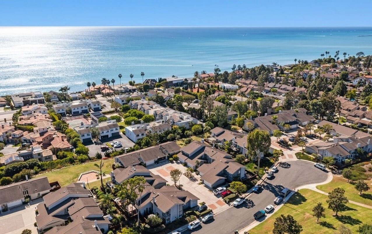 Aerial view of ocean-view homes and a private community in Shorecliffs, San Clemente